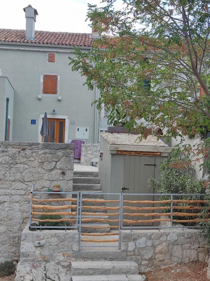 House Tuna Ustrine Exterior photo